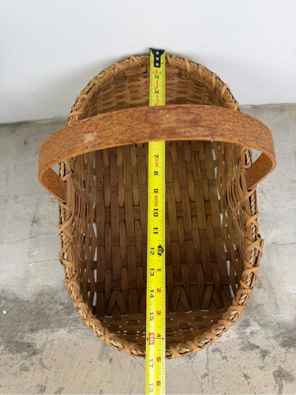 Vintage 1970-1980’s Woven Rustic Wicker Market Basket Large Oval Single Handle